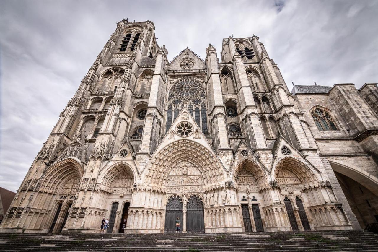 L'hotel De Panette, Charpente Historique - Cathedrale * Bourges